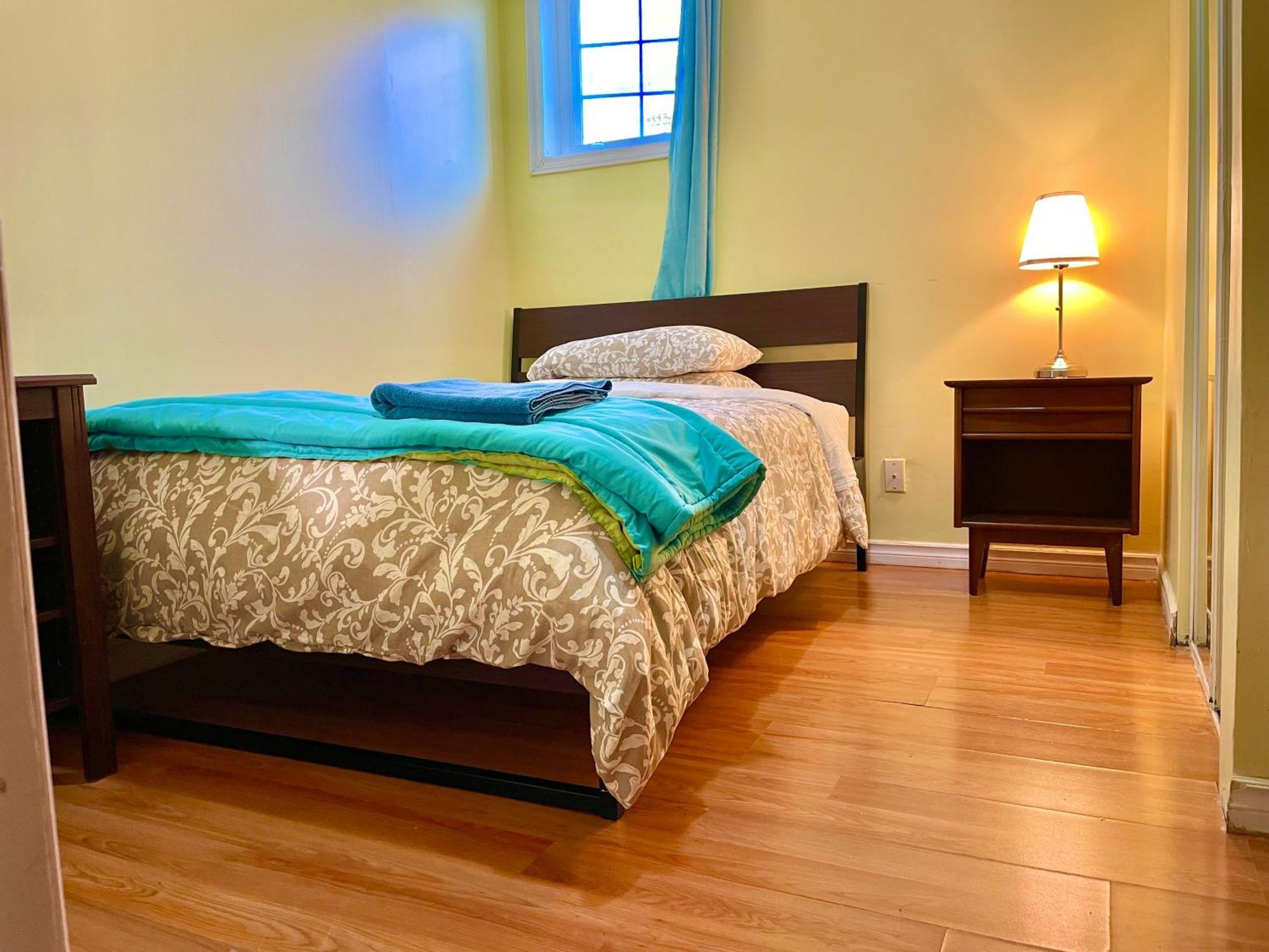 Nice Room At York University Toronto Extérieur photo