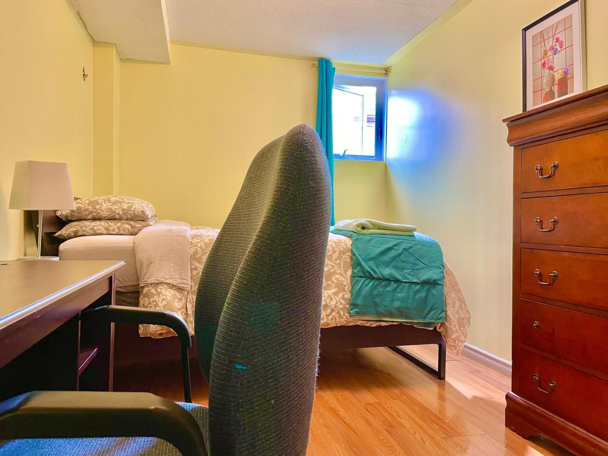 Nice Room At York University Toronto Extérieur photo